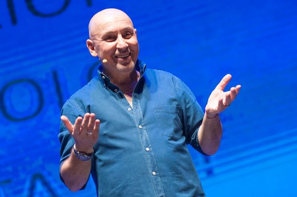 stasera in tv Maurizio Battista – Allegro? Si…si…Ma non troppo, oggi in tv prima serata Maurizio Battista – Allegro? Si…si…Ma non troppo